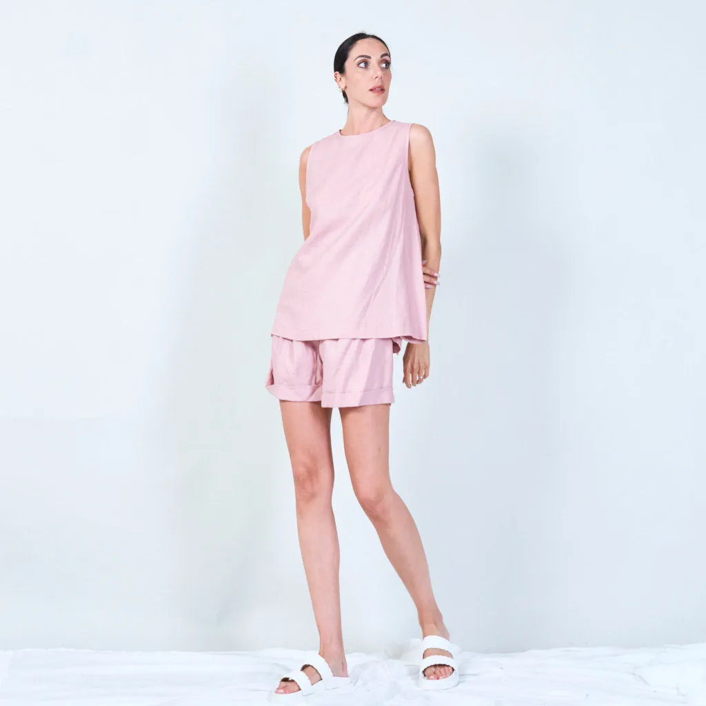 High-waisted pleated shorts wholesale
