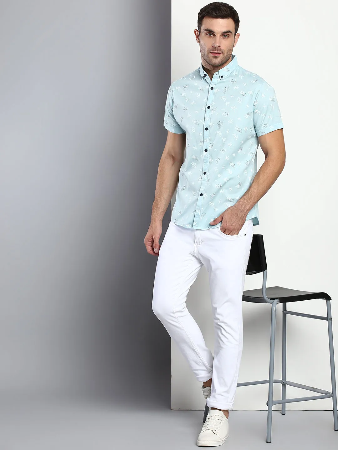 Men's Floral Sky Blue Slim Fit Cotton Casual Shirt With Button Down Collar & Half Sleeves