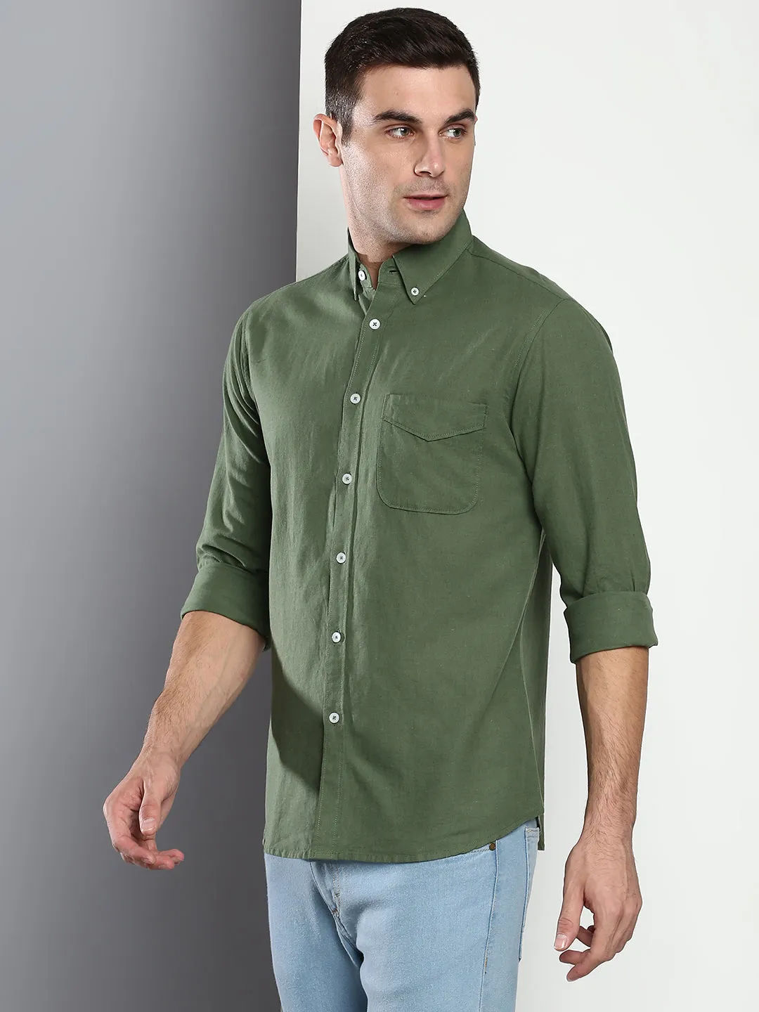 Men's Solid Slim Fit Cotton Linen Casual Shirt With Button-Down Collar & Full Sleeves